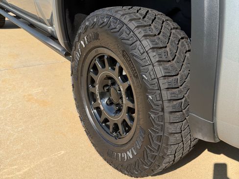 Used 2025 GMC Sierra 1500 AT4X w/ AT4X AEV Edition AWD/4WD image 29
