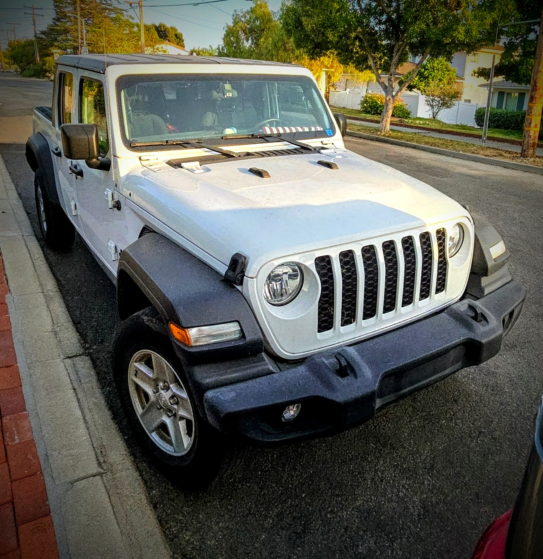 Used 2020 Jeep Gladiator Sport w/ Quick Order Package 24S AWD/4WD image 8