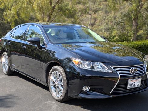 Used 2014 Lexus ES 300h image 4