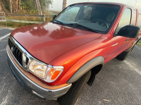 Used 2003 Toyota Tacoma PreRunner image 1