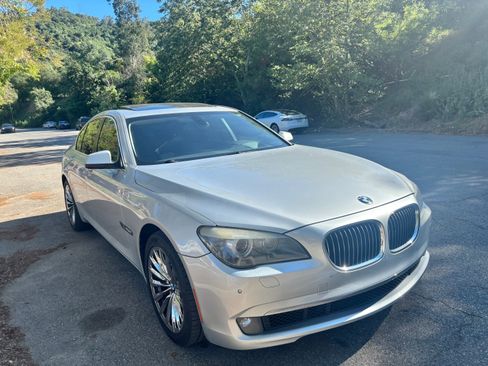 Used 2012 BMW 740i RWD image 2