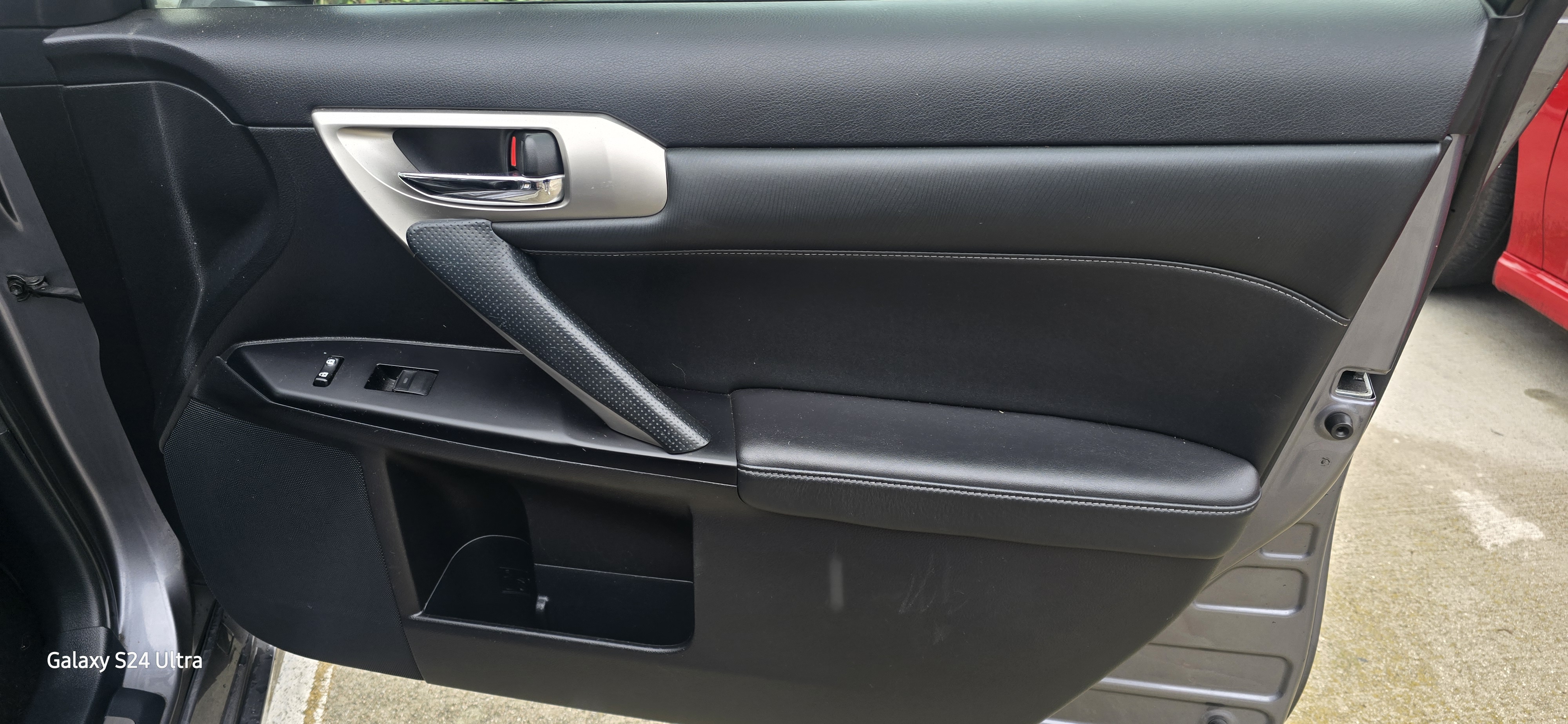 Used 2015 Lexus CT 200h FWD image 21