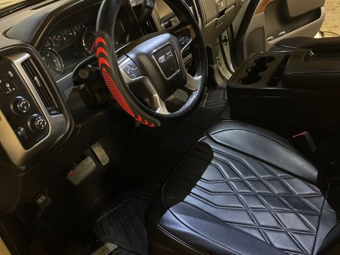 Used 2019 GMC Sierra 1500 SLE w/ SLE Value Package AWD/4WD image 9