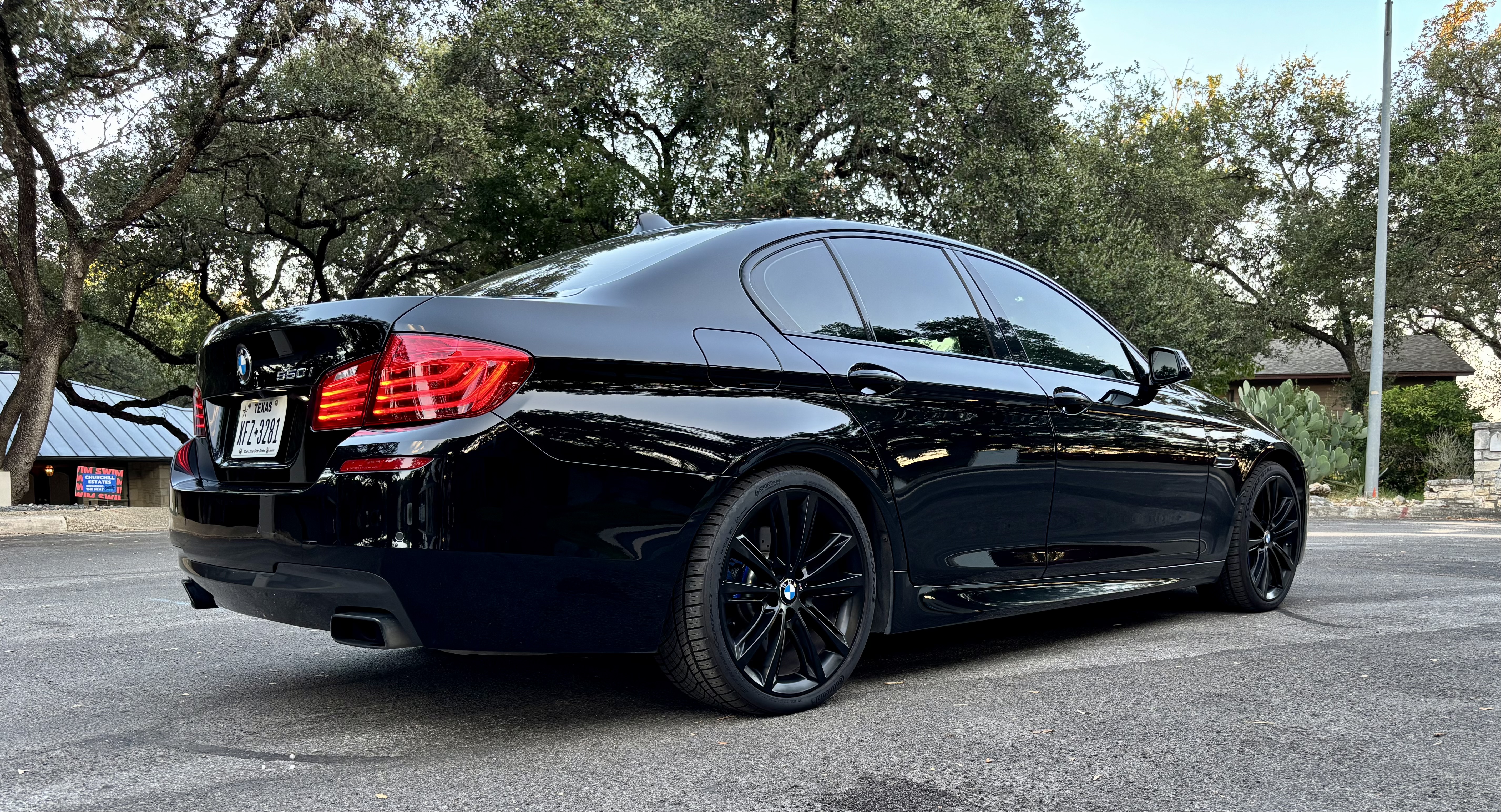 Used 2016 BMW 550i Sedan RWD image 2