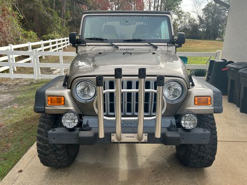 Used 2004 Jeep Wrangler Rubicon image 2