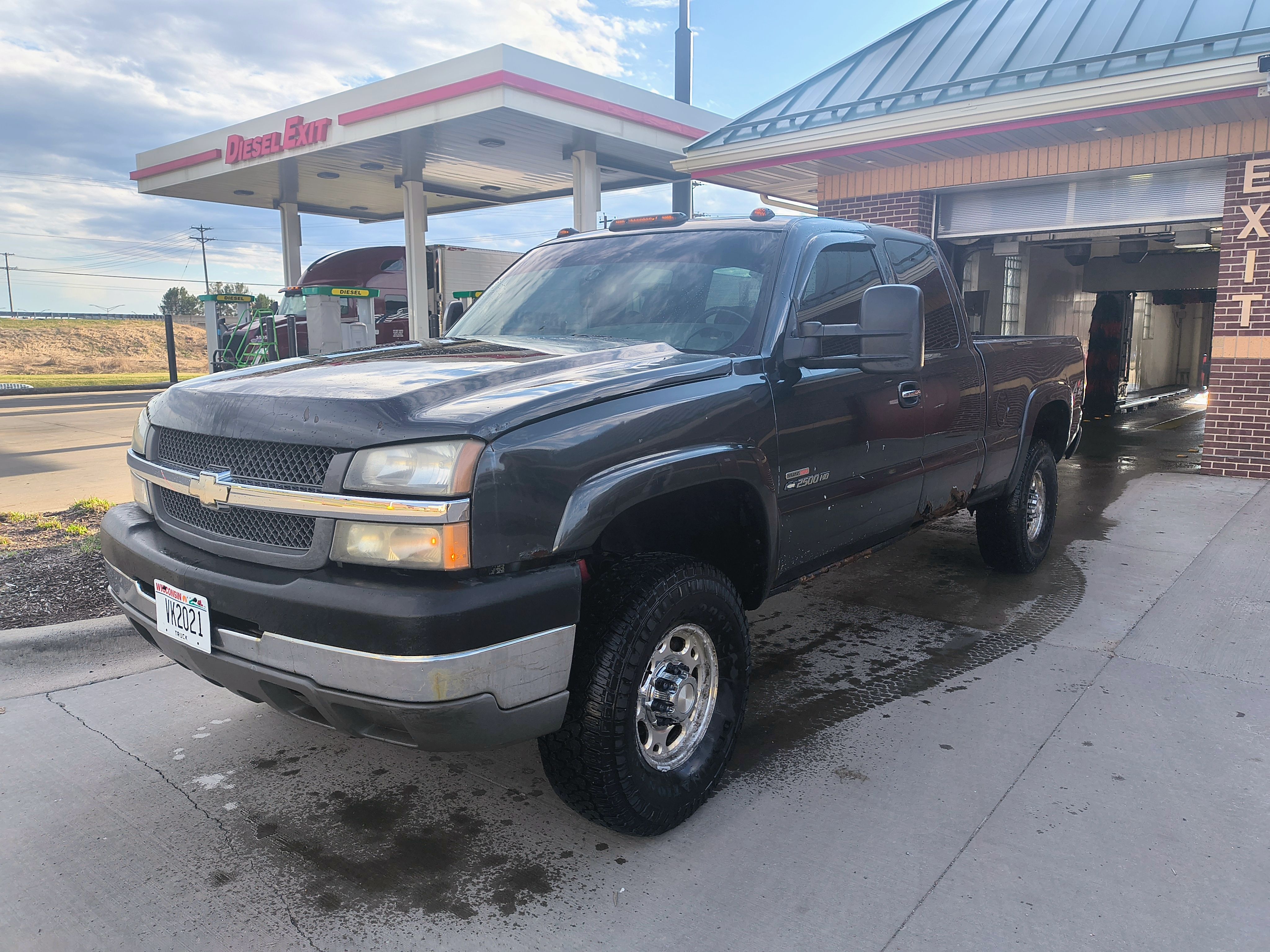 Used 2003 Chevrolet Silverado 2500 LS w/ Snow Plow Prep Package AWD/4WD image 2