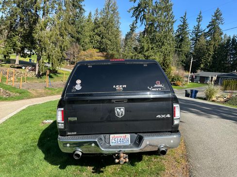 Used 2015 RAM 1500 Laramie w/ Convenience Group image 17