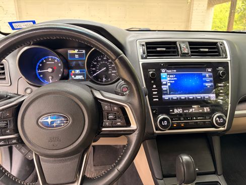 Used 2018 Subaru Outback 2.5i Limited AWD/4WD image 17