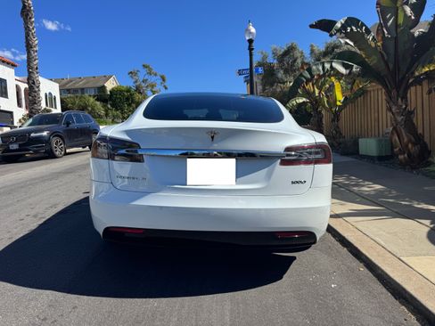 Used 2018 Tesla Model S P100D image 9