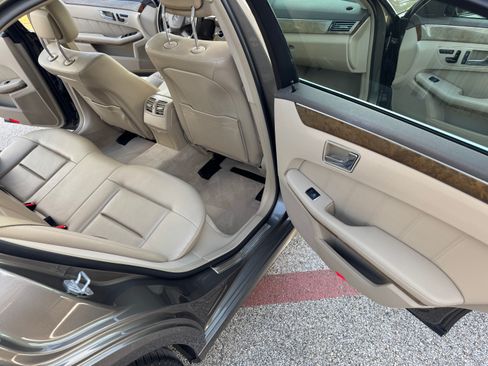 Used 2011 Mercedes-Benz E 350 4MATIC Sedan image 20