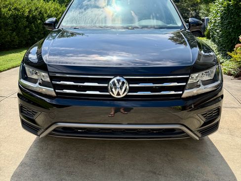 Used 2021 Volkswagen Tiguan SE FWD image 1