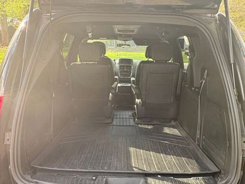 Used 2016 Dodge Grand Caravan R/T FWD image 14