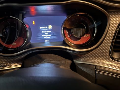 Used 2022 Dodge Challenger SRT Hellcat RWD image 5