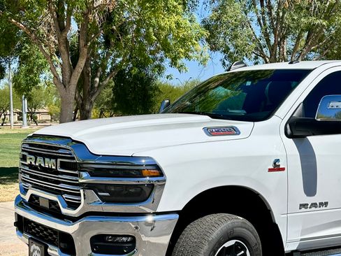 Used 2025 RAM 3500 Laramie AWD/4WD image 9