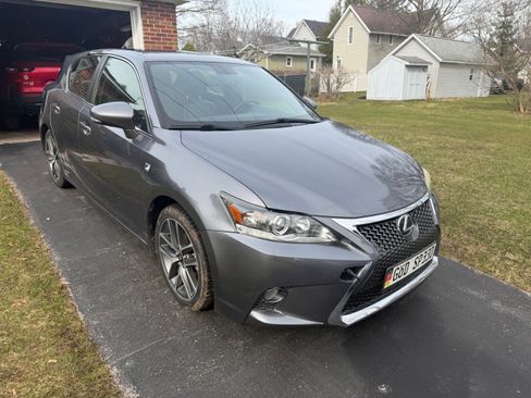 Used 2016 Lexus CT 200h image 2