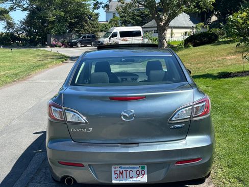 Used 2012 MAZDA MAZDA3 i Touring FWD image 9