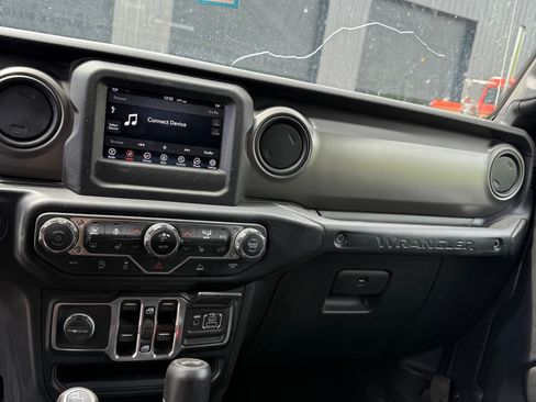 Used 2021 Jeep Wrangler Unlimited Sport AWD/4WD image 6