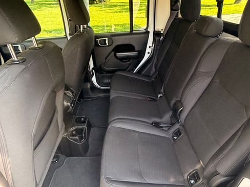 Used 2020 Jeep Gladiator Sport w/ Quick Order Package 24S AWD/4WD image 13