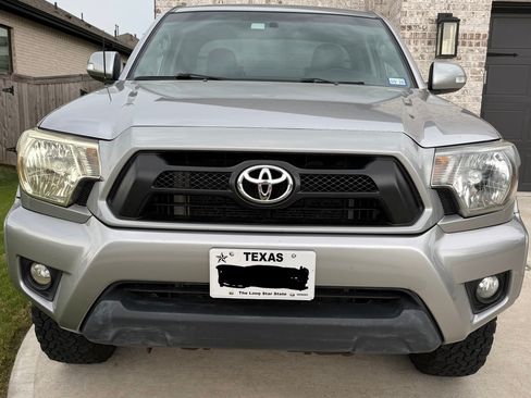 Used 2015 Toyota Tacoma 4x4 Access Cab V6 w/ SR Package image 4