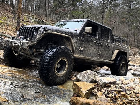 Used 2020 Jeep Gladiator Sport w/ Quick Order Package 24S image 11