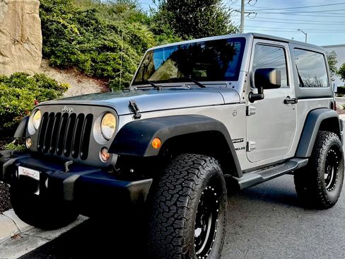 Used 2015 Jeep Wrangler Sport image 6