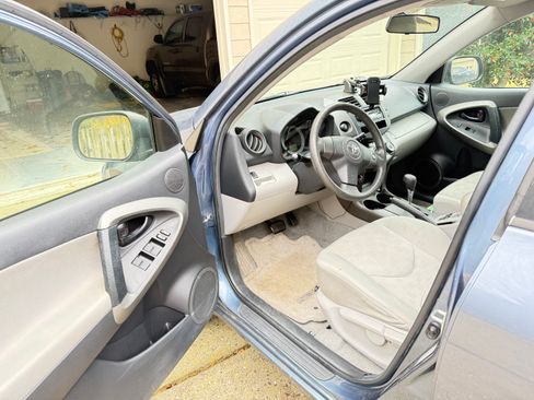 Used 2010 Toyota RAV4 4WD image 9