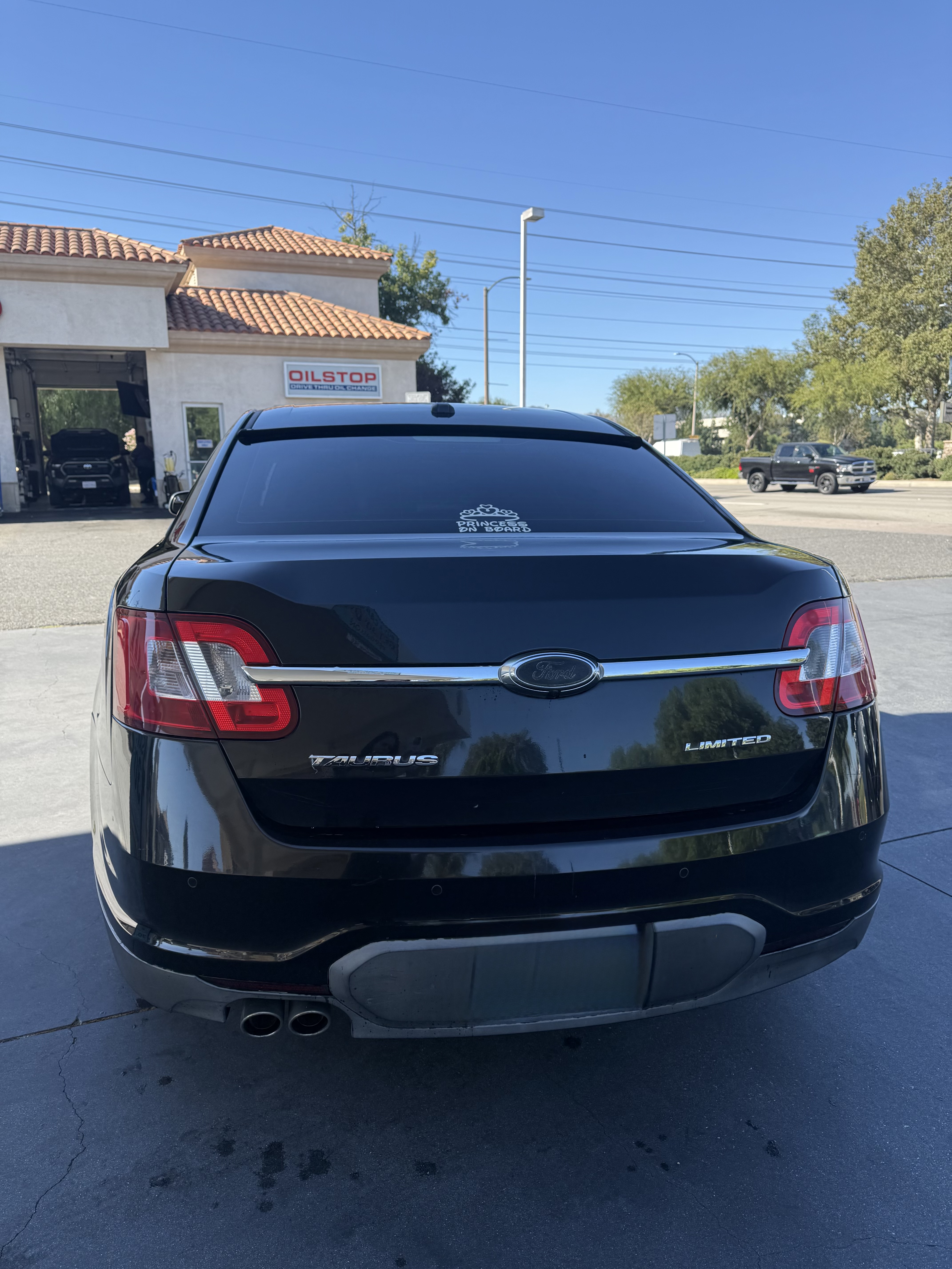 Used 2012 Ford Taurus Limited FWD image 8