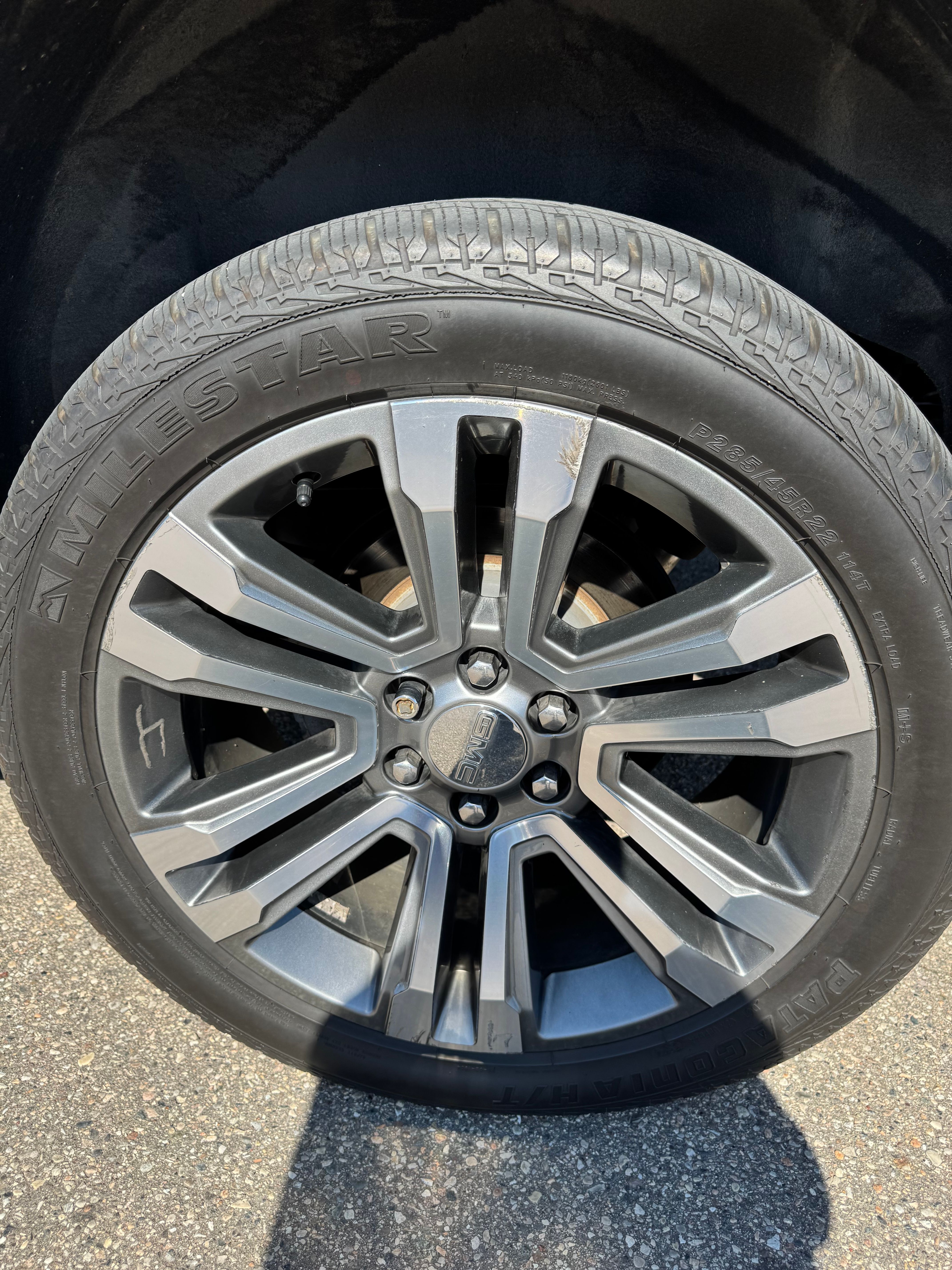 Used 2018 GMC Yukon Denali w/ Denali Ultimate Package AWD/4WD image 13
