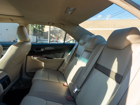 Used 2014 Toyota Camry XLE image 14