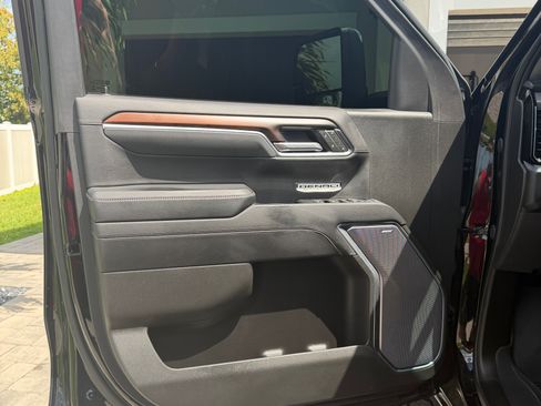 Used 2025 GMC Sierra 1500 Denali w/ Denali Reserve Package image 15