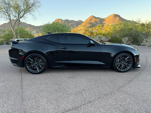 Used 2019 Chevrolet Camaro ZL1 image 1