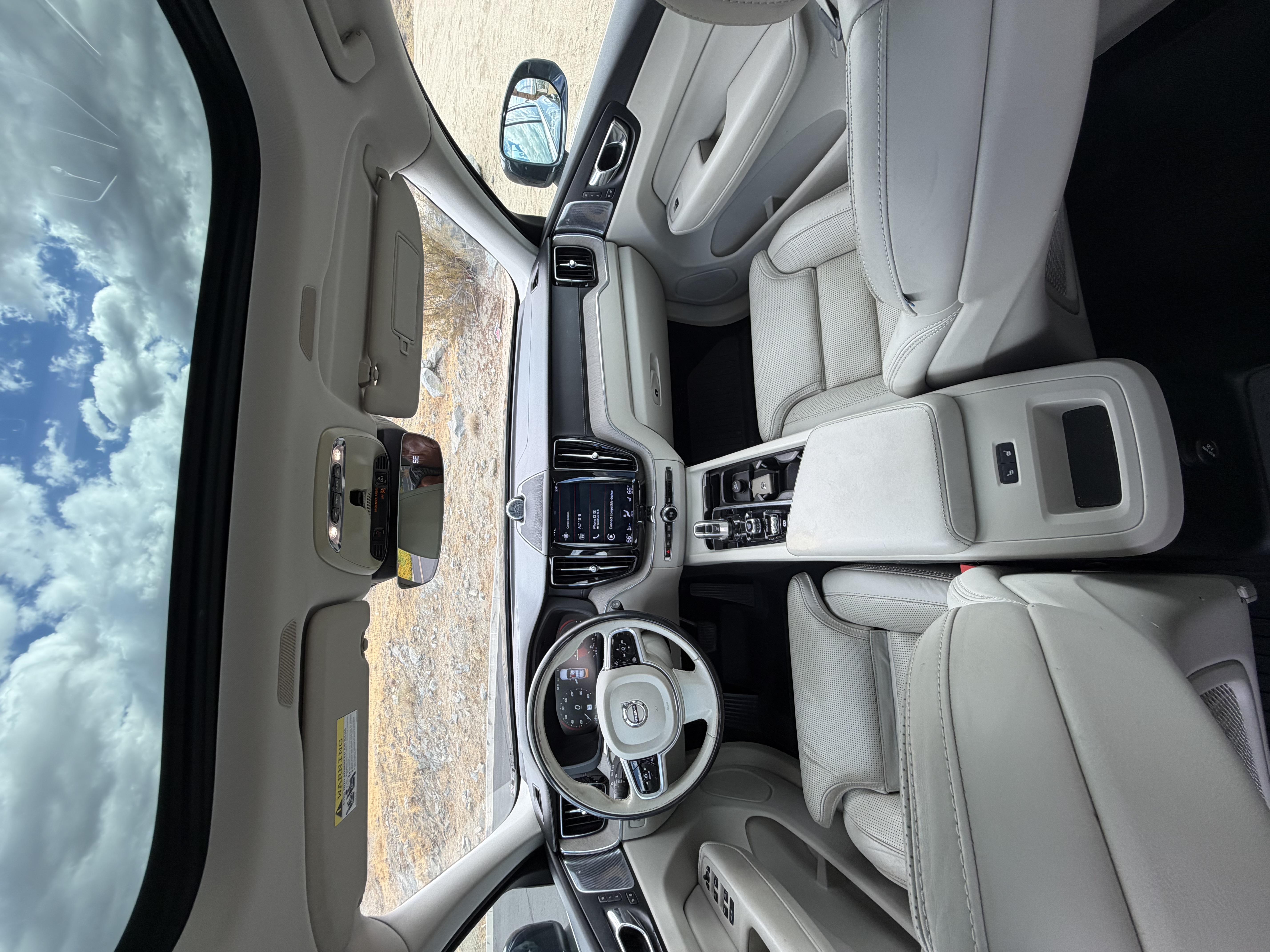 Used 2018 Volvo XC60 T8 Inscription w/ Luxury Seat Package AWD/4WD image 12