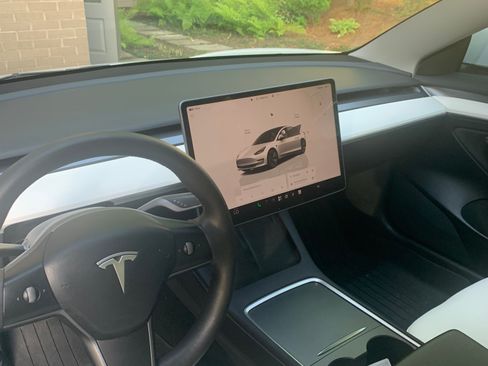 Used 2022 Tesla Model 3 RWD image 5