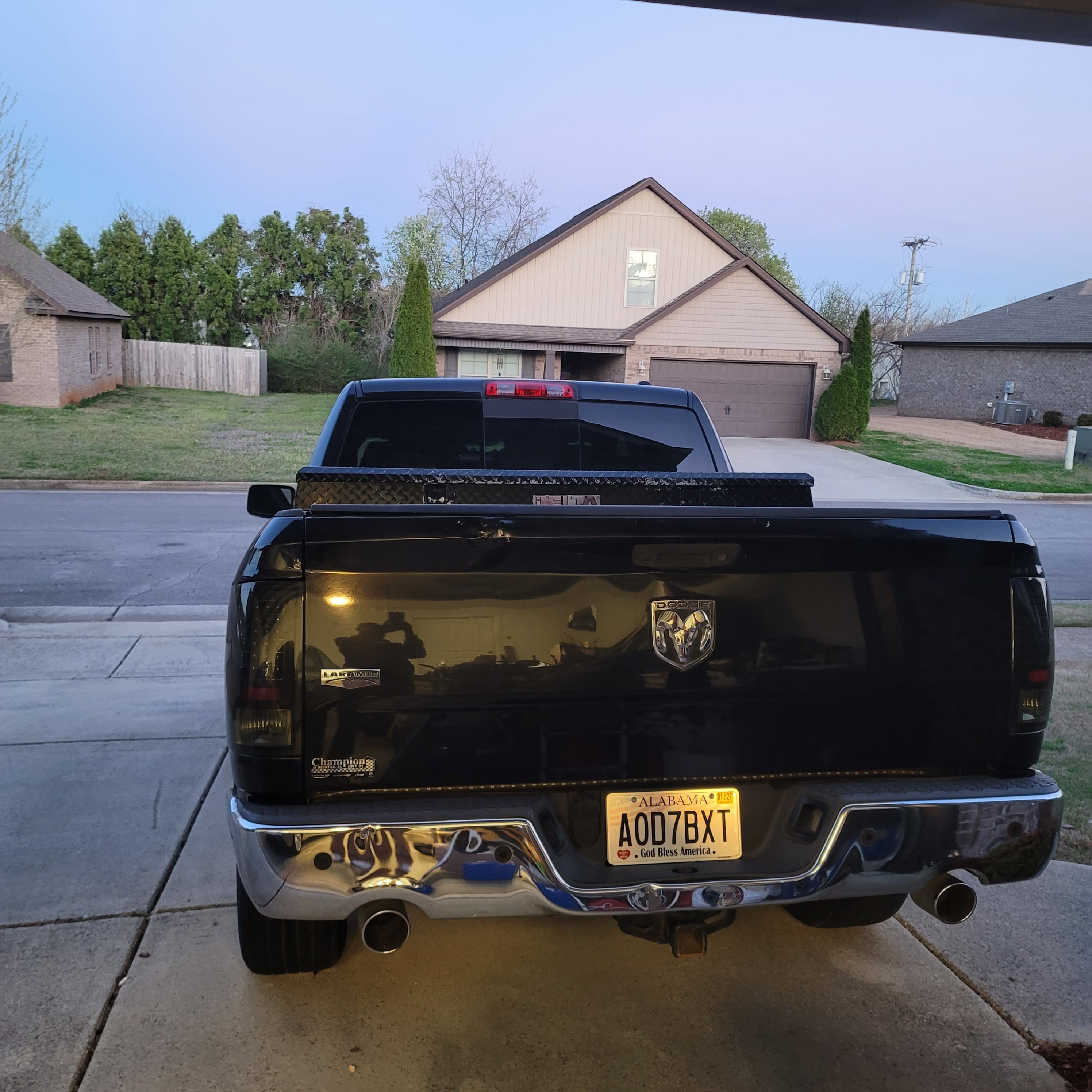 Used 2010 Dodge Ram 1500 Truck Laramie w/ Chrome Accents Group RWD image 4