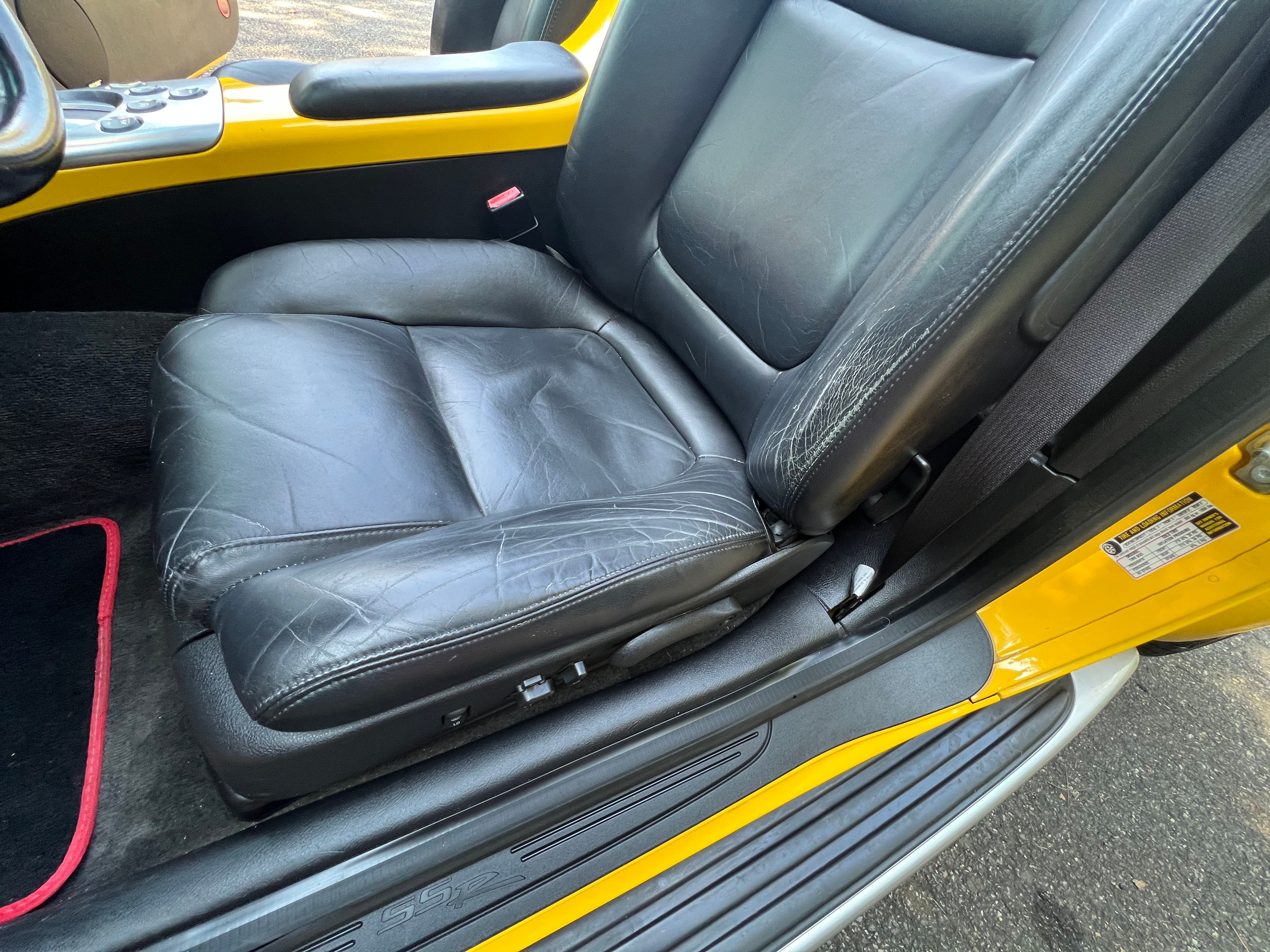 Used 2004 Chevrolet SSR w/ Preferred Equipment Group RWD image 13