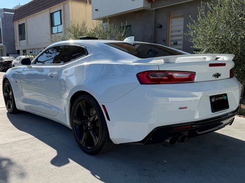 Used 2017 Chevrolet Camaro SS RWD image 8