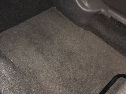 Used 2007 Ford Mustang Deluxe Convertible image 17