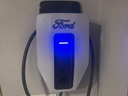 Used 2025 Ford F150 Lightning Flash image 6