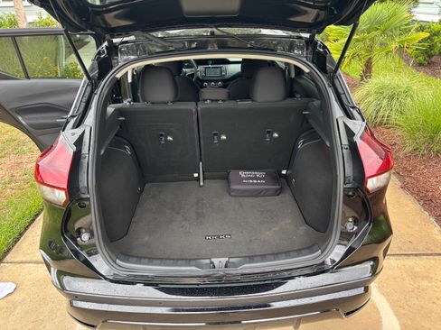 Used 2021 Nissan Kicks S FWD image 13