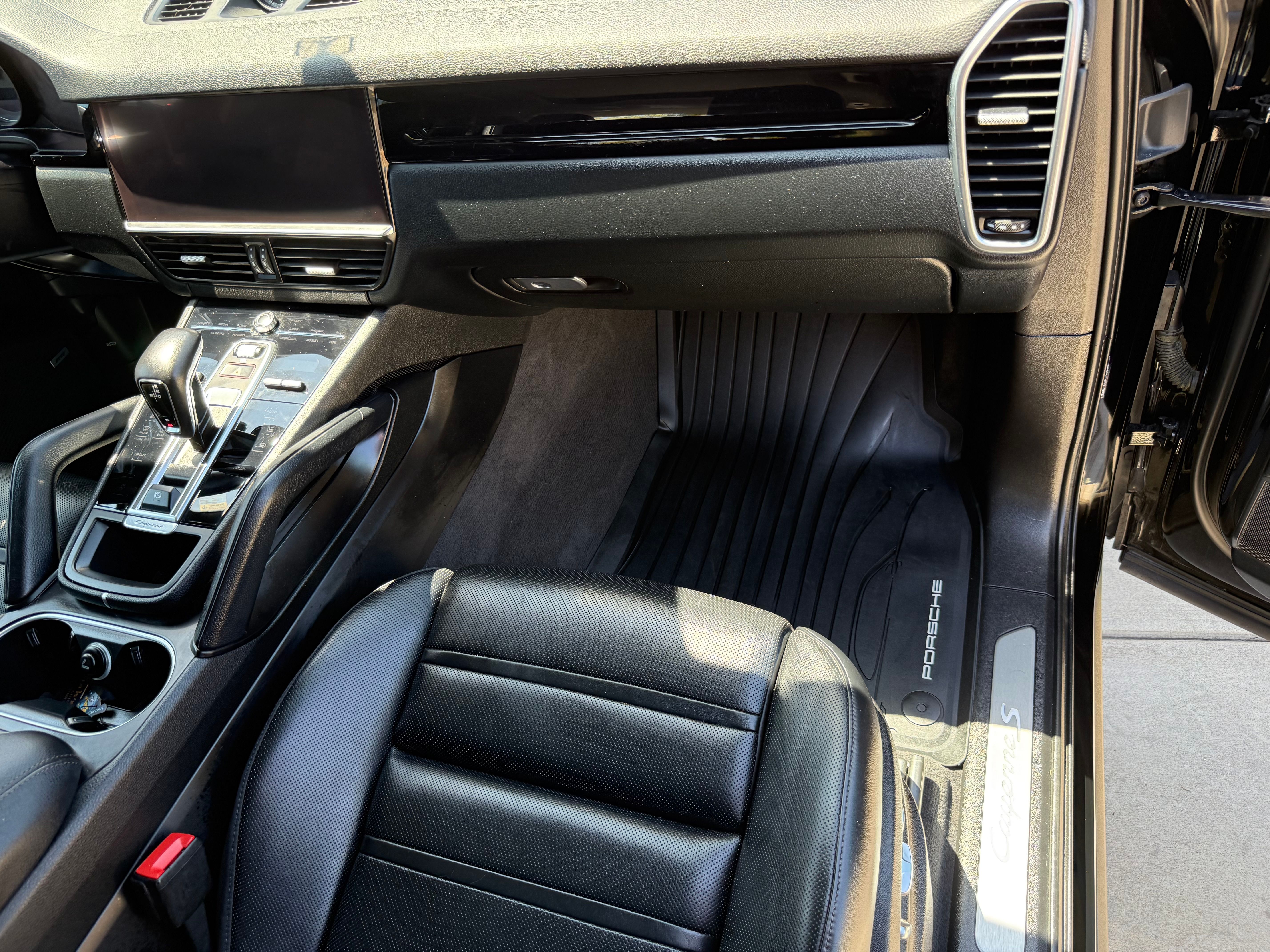 Used 2021 Porsche Cayenne S AWD/4WD image 14