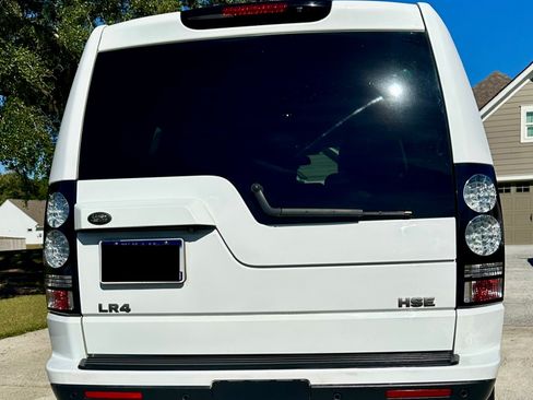 Used 2016 Land Rover LR4 HSE image 4