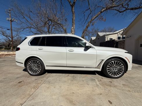 Used 2024 BMW X7 xDrive40i image 5