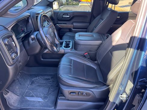 Used 2019 Chevrolet Silverado 1500 High Country w/ Technology Package image 10