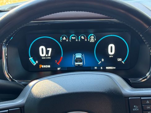 Used 2022 Ford F150 Lariat w/ Max Trailer Tow Package image 17