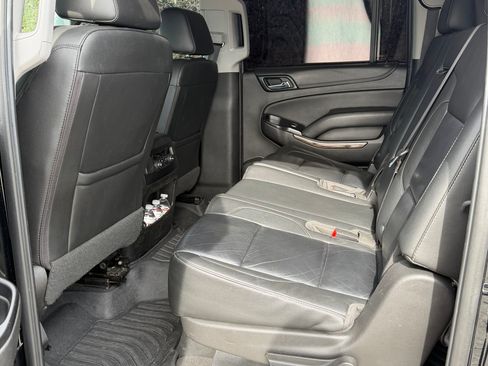 Used 2020 Chevrolet Suburban LT image 13