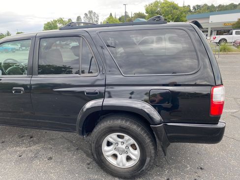 Used 2002 Toyota 4Runner SR5 image 6