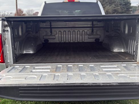 Used 2015 Ford F150 XLT w/ Trailer Tow Package image 13