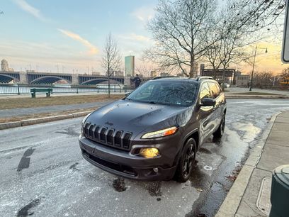Used 2016 Jeep Cherokee Latitude w/ Comfort/Convenience Group