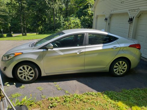 Used 2012 Hyundai Elantra GLS w/ Comfort Pkg 2 FWD image 1