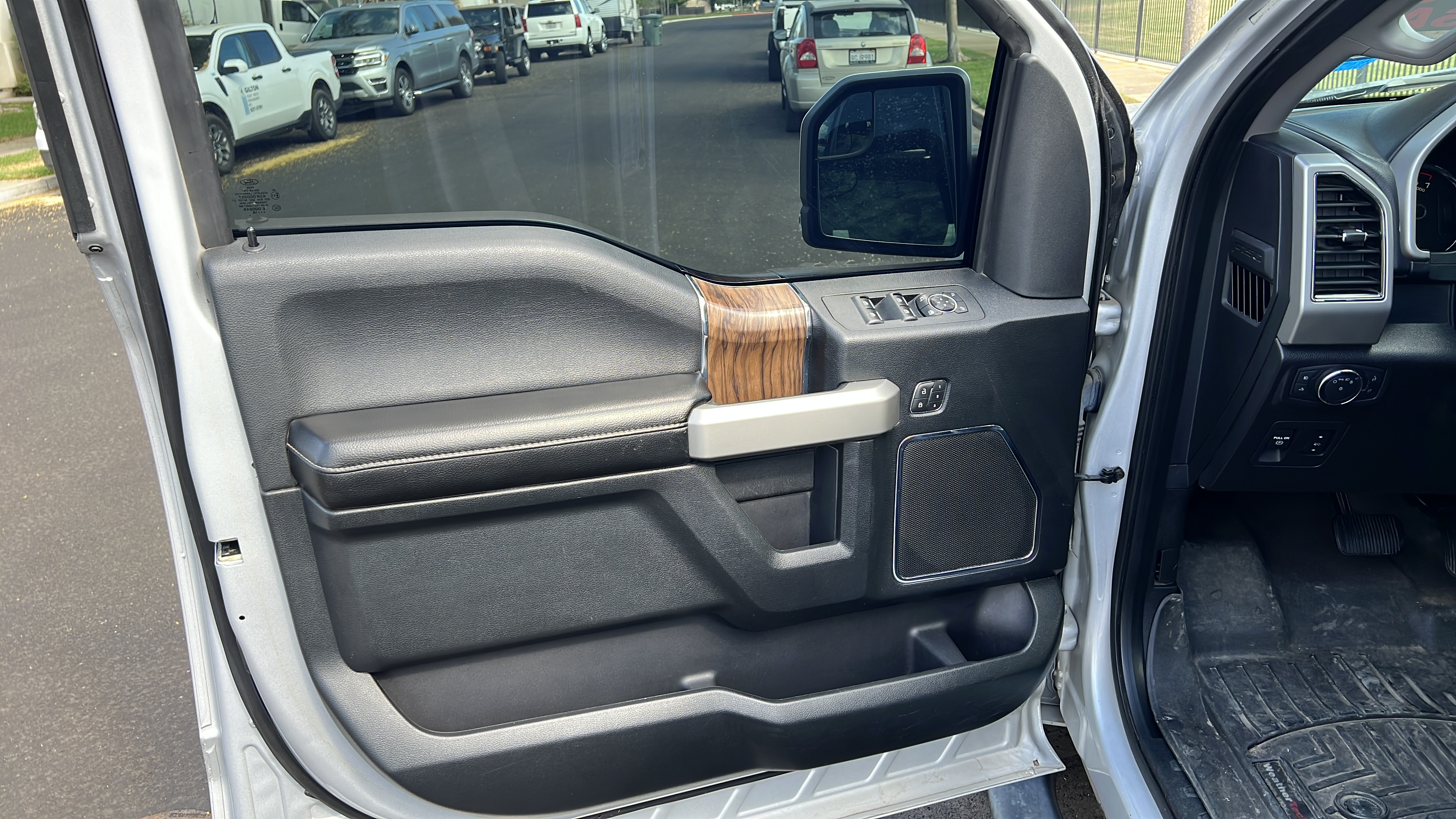 Used 2018 Ford F150 Lariat AWD/4WD image 8